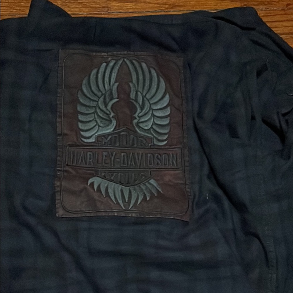 Women’s Harley Davidson navy/black long sleeve plaid shirt size L